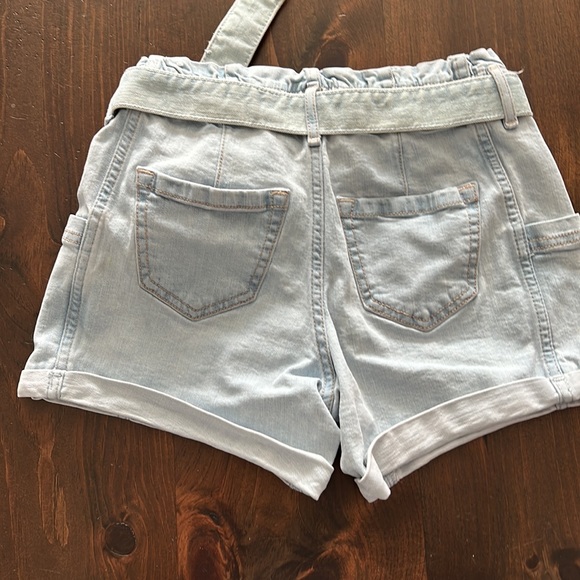 Abercrombie shorts. Girls size 11/12. - Picture 3 of 3